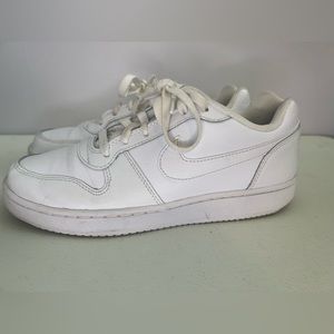 Nike women’s white trainers